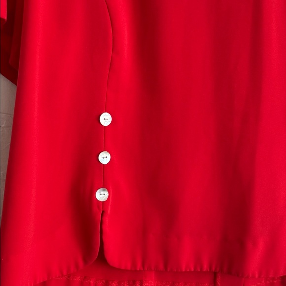 Willow Ridge Vintage Buttoned Top - Picture 2 of 6